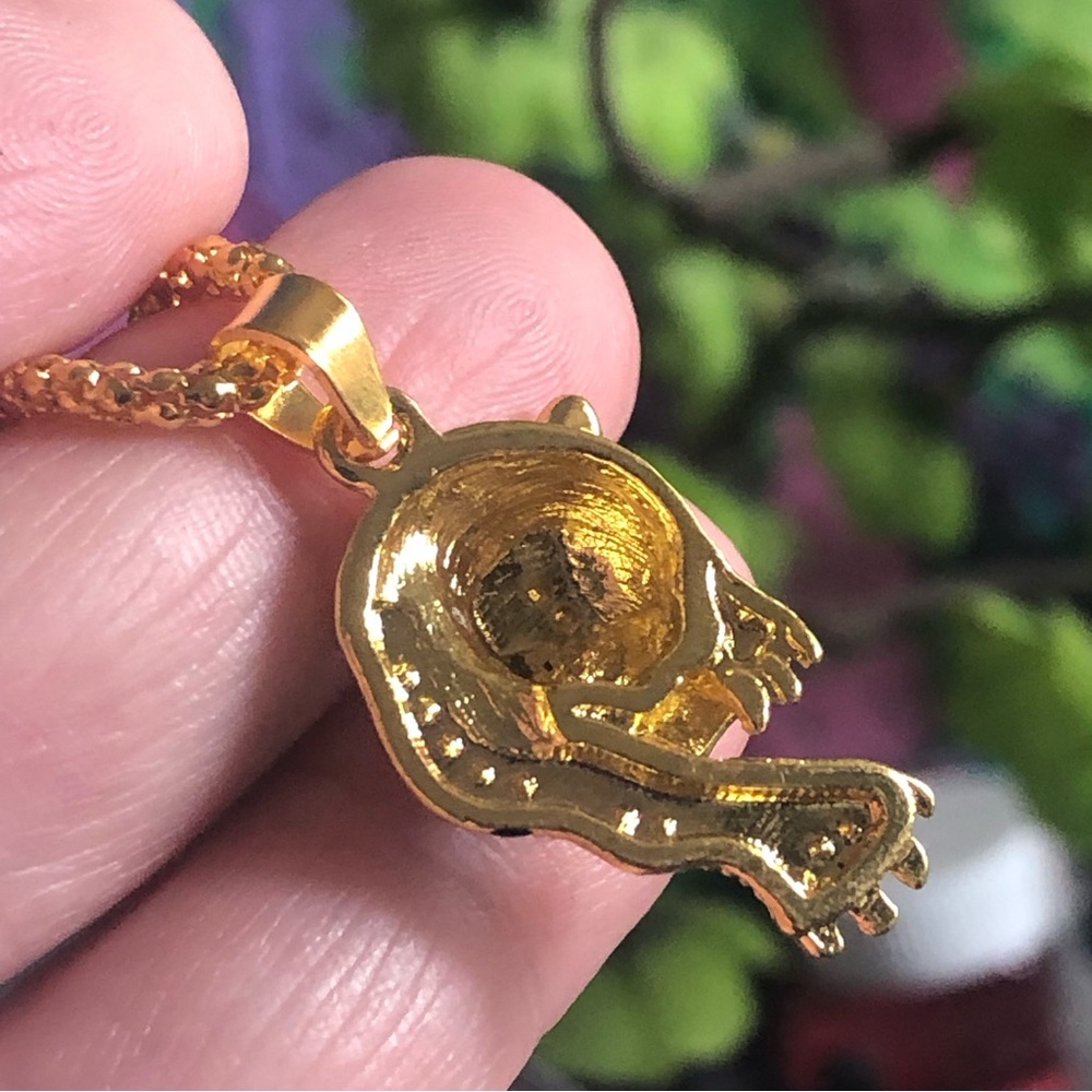 Growling tiger shiny gold emerald eye enamel pendant on chain necklace - Picture 5 of 12